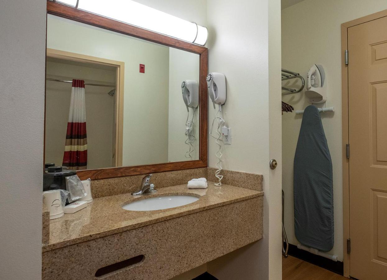 Red Roof Inn Houma Bagian luar foto