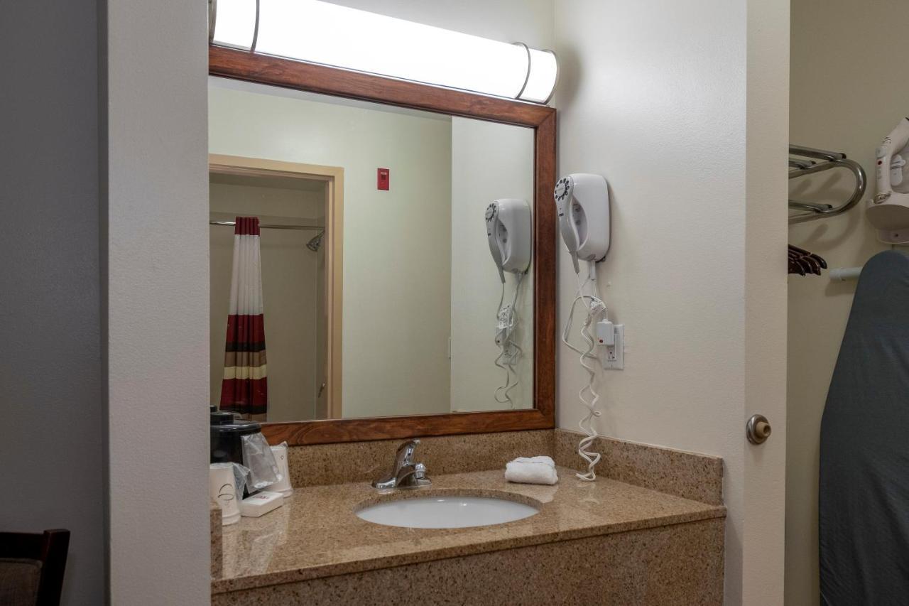 Red Roof Inn Houma Bagian luar foto