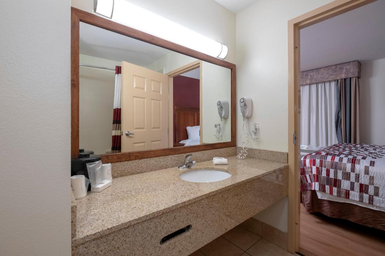Red Roof Inn Houma Bagian luar foto