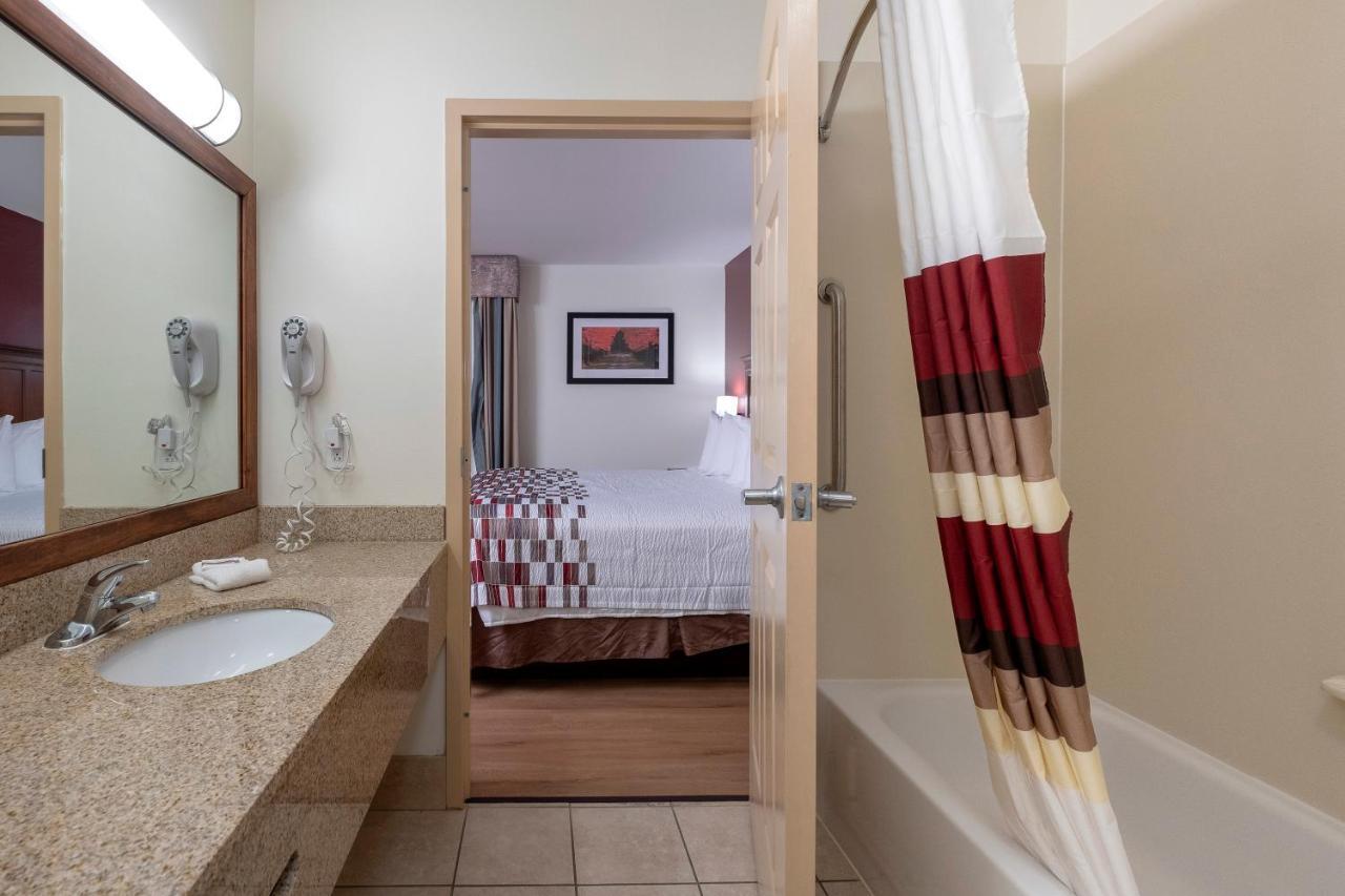 Red Roof Inn Houma Bagian luar foto